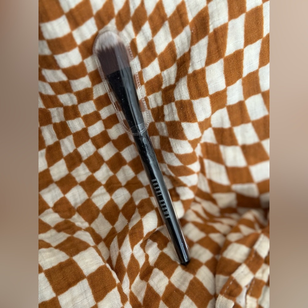 Bobbi Brown Foundation Brush Brand New